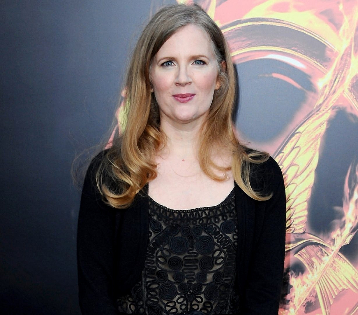 Suzanne Collins – Alaycı Kuş | Kitap Yorumu