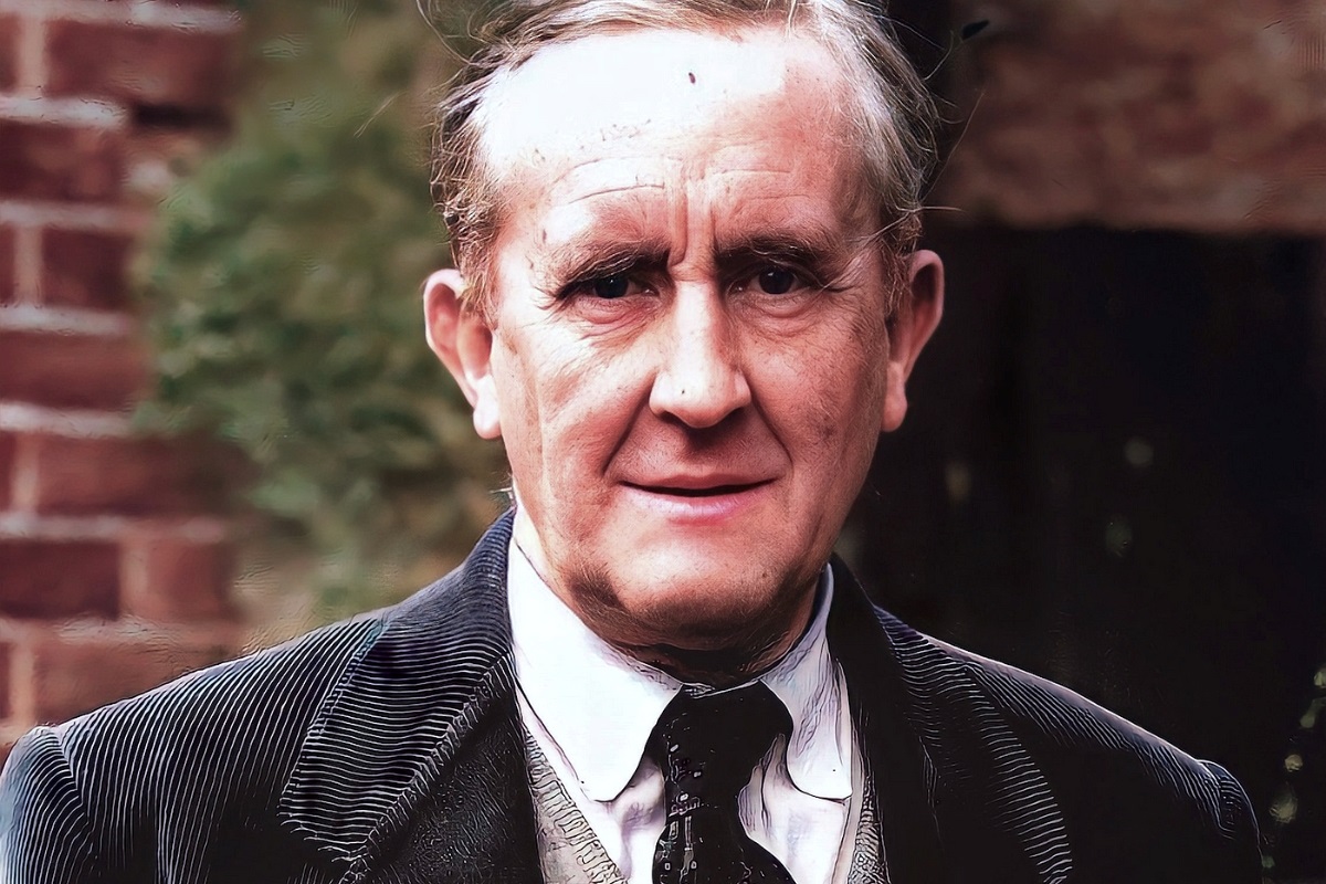 J. R. R. Tolkien Kimdir?